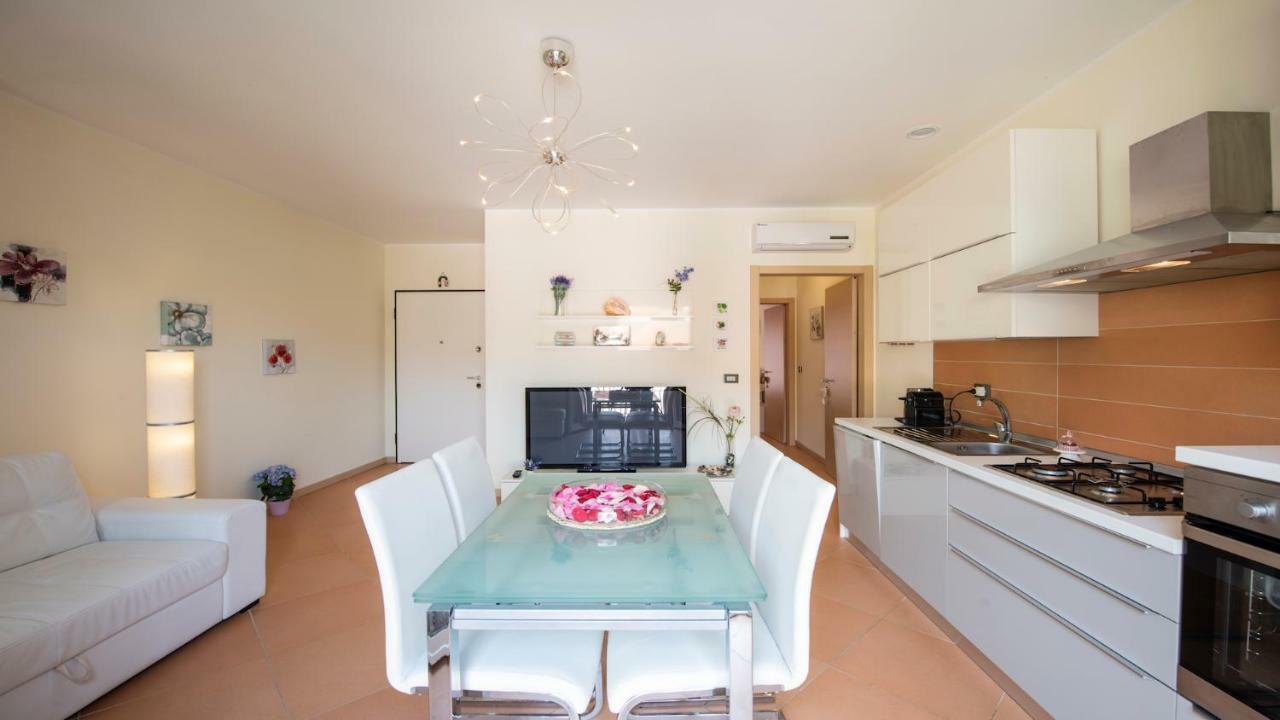 Vento Di Greco Apartment San Bartolomeo Al Mare Exterior photo